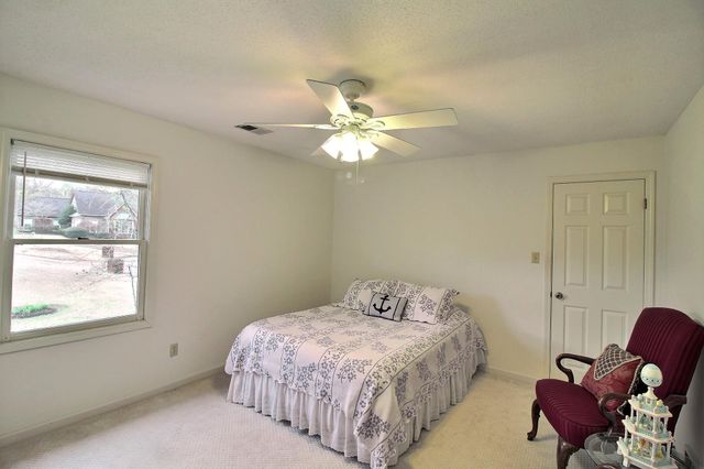 647 WINLAWN DR, Collierville, TN 38017