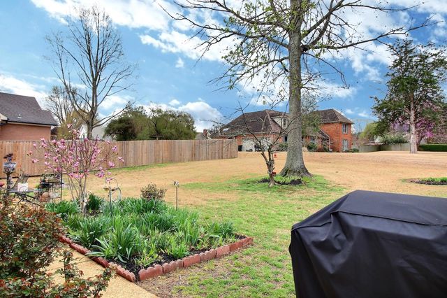 647 WINLAWN DR, Collierville, TN 38017