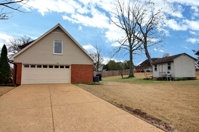 647 WINLAWN DR, Collierville, TN 38017