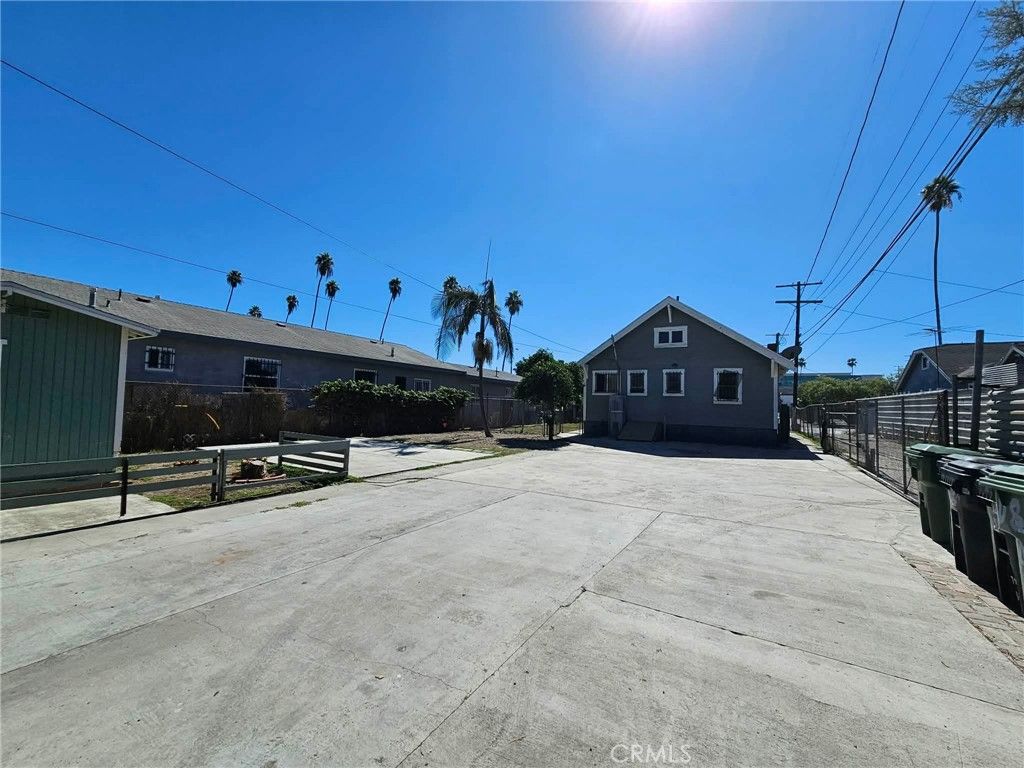 947 W 81st St, Los Angeles, CA 90044 — photo 3