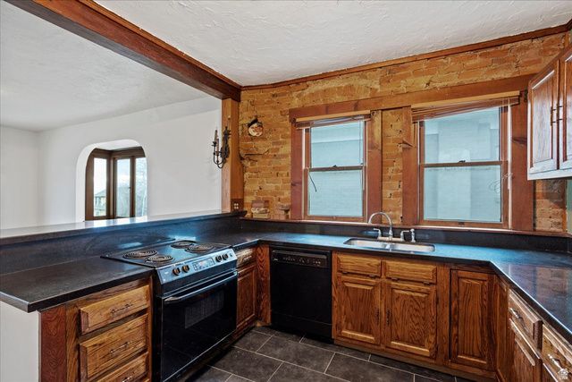 669 8TH AVE, Salt Lake City, UT 84103