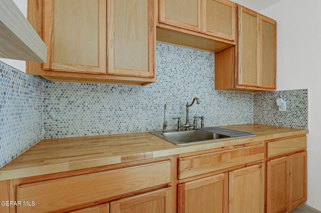 8332 Courtland Drive, El Paso, TX 79907