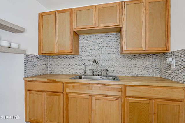 8332 Courtland Drive, El Paso, TX 79907