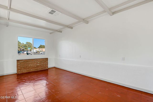 8332 Courtland Drive, El Paso, TX 79907