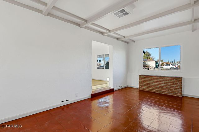 8332 Courtland Drive, El Paso, TX 79907