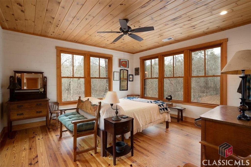 Image 11 of property listing at 1257 Seymour Road, Bowman, GA 30624