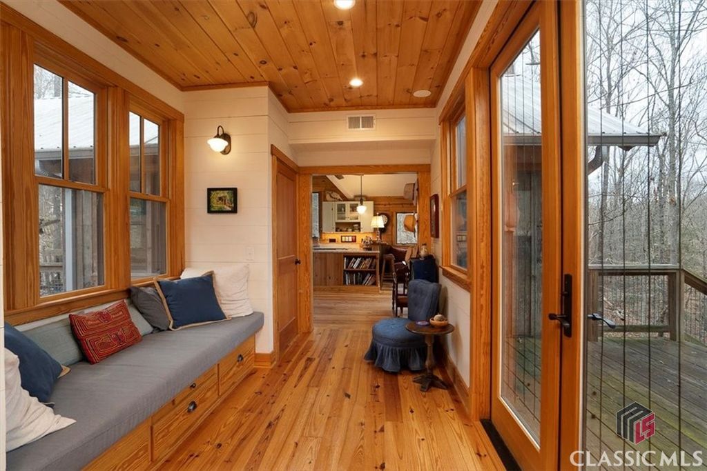 Image 13 of property listing at 1257 Seymour Road, Bowman, GA 30624