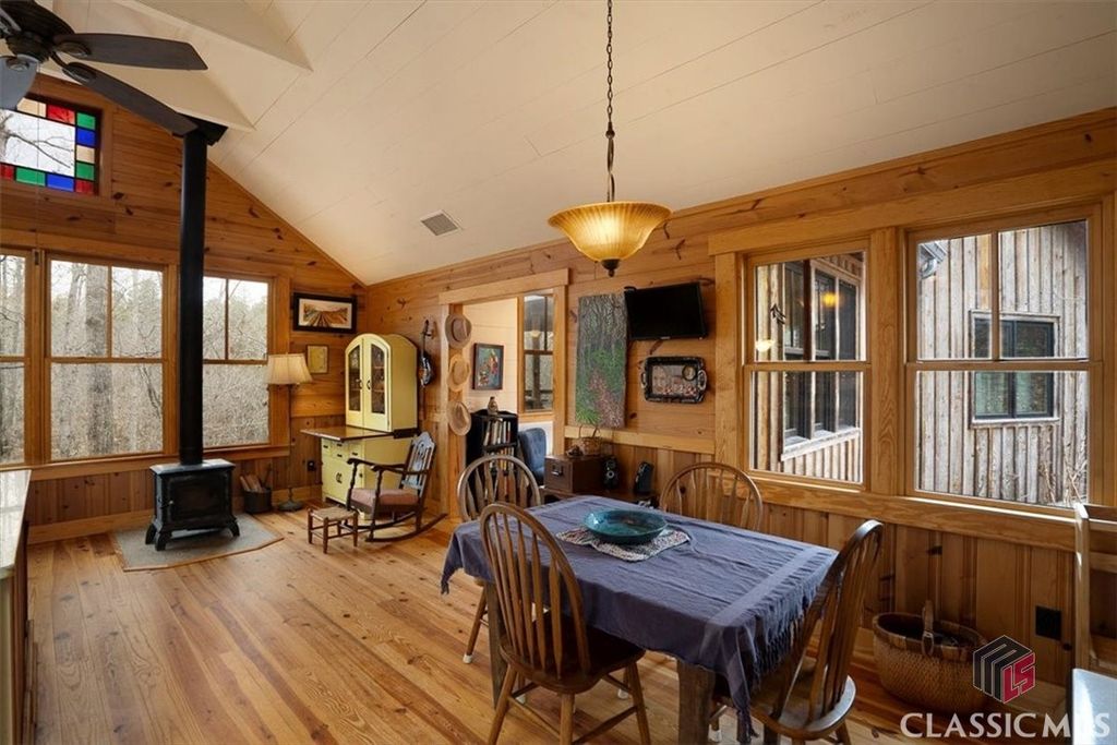 Image 14 of property listing at 1257 Seymour Road, Bowman, GA 30624