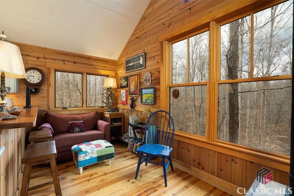 Image 5 of property listing at 1257 Seymour Road, Bowman, GA 30624