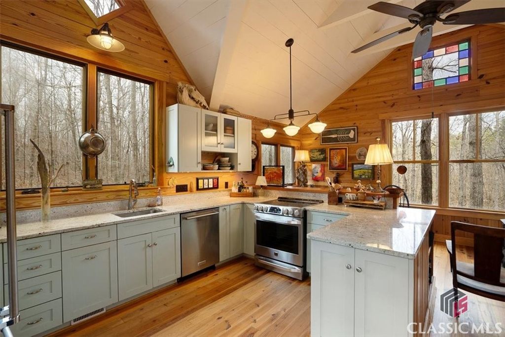 Image 7 of property listing at 1257 Seymour Road, Bowman, GA 30624