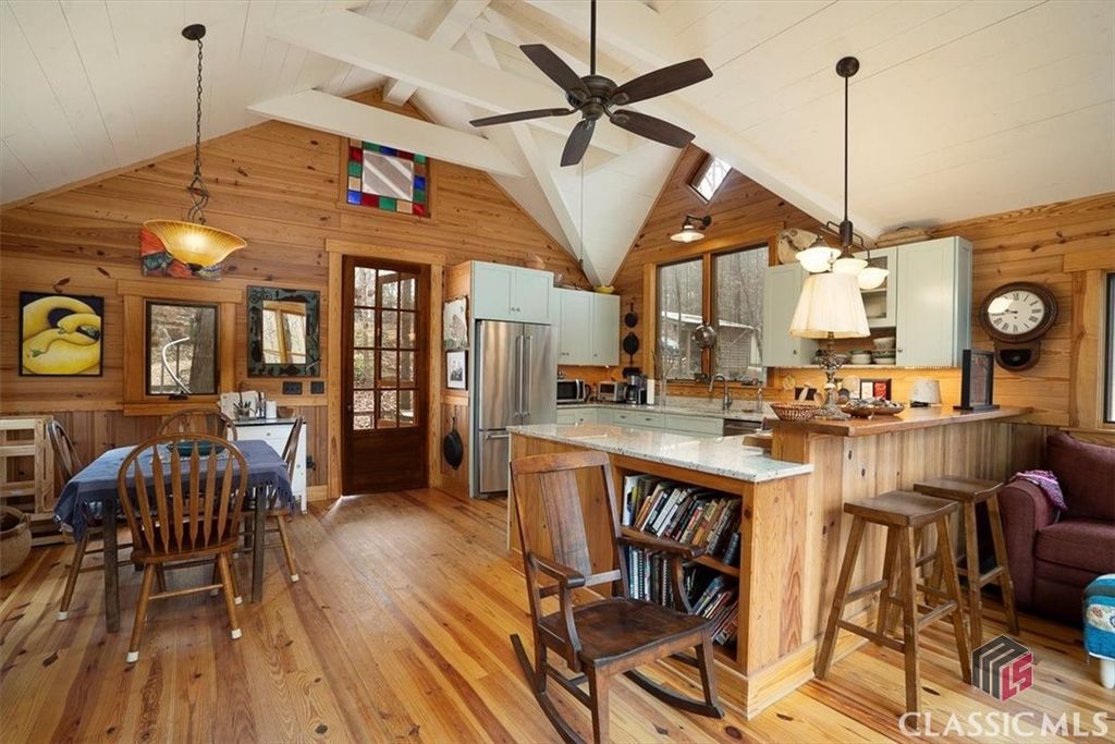 Image 8 of property listing at 1257 Seymour Road, Bowman, GA 30624