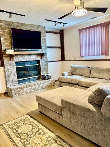 3267 Cathy Drive, Joliet, IL 60431