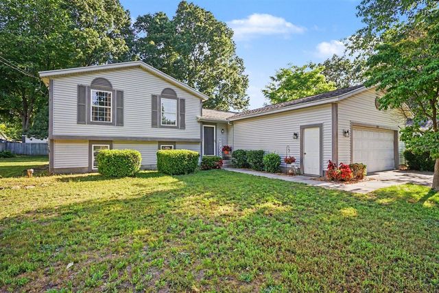 102 Eugene Avenue, Norton Shores, MI 49441