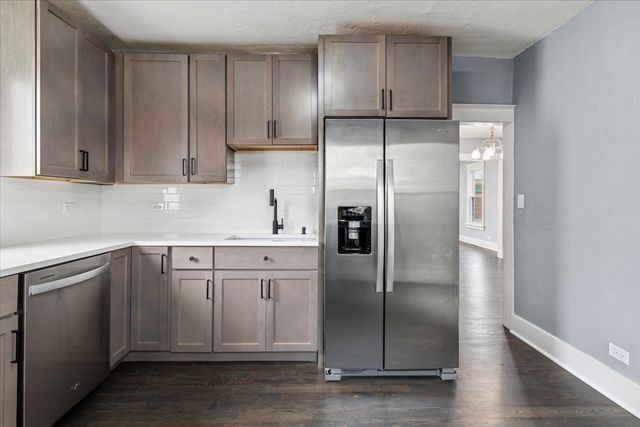 446 S Jackson Street, Waukegan, IL 60085