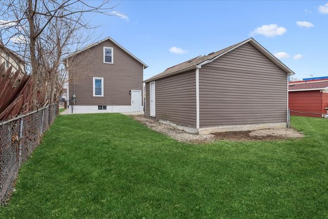 446 S Jackson Street, Waukegan, IL 60085