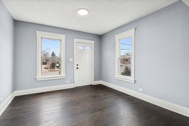 446 S Jackson Street, Waukegan, IL 60085