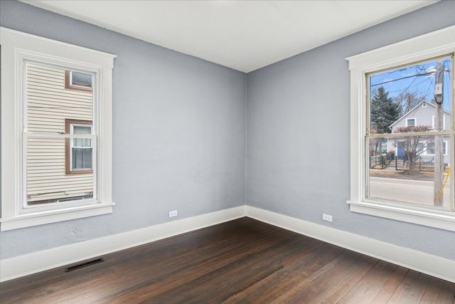 446 S Jackson Street, Waukegan, IL 60085