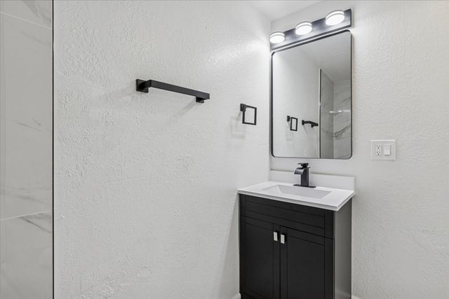 446 S Jackson Street, Waukegan, IL 60085