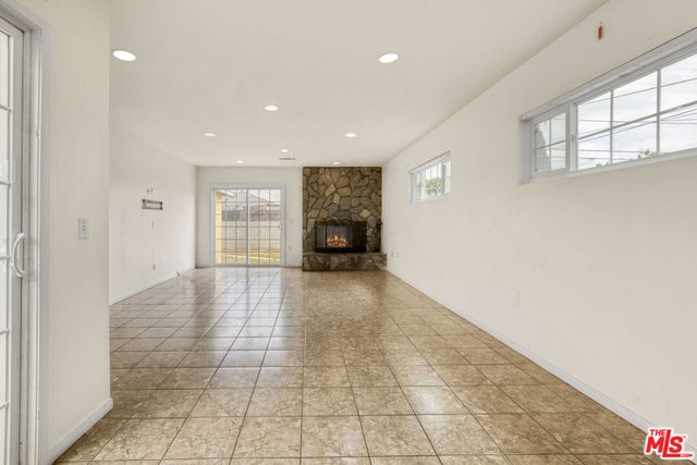 1300 S California Avenue, Compton, CA 90221