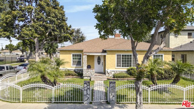 1300 S California Avenue, Compton, CA 90221