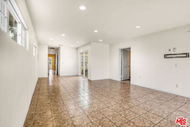 1300 S California Avenue, Compton, CA 90221