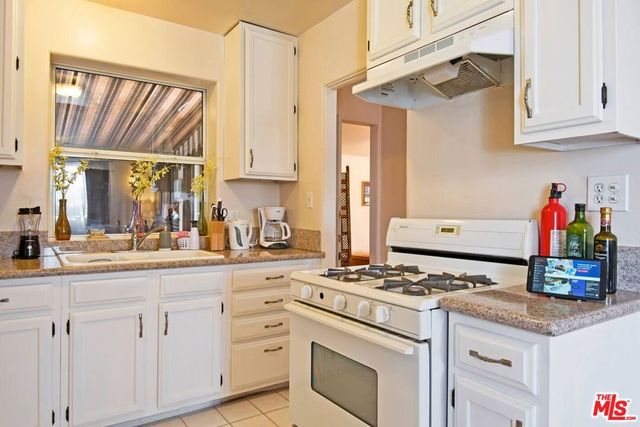 428 N Alta Vista Boulevard, Los Angeles, CA 90036