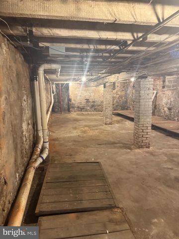 1081 S CLINTON AVE, Trenton, NJ 08611