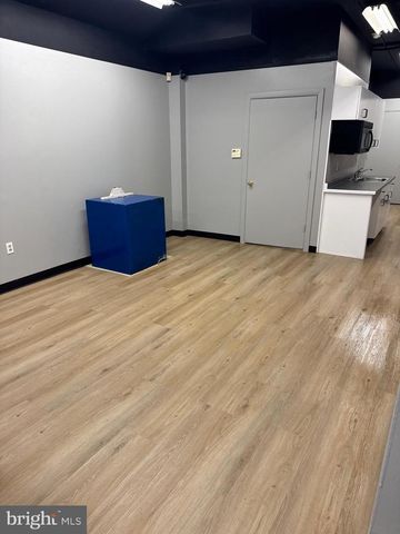 1081 S CLINTON AVE, Trenton, NJ 08611