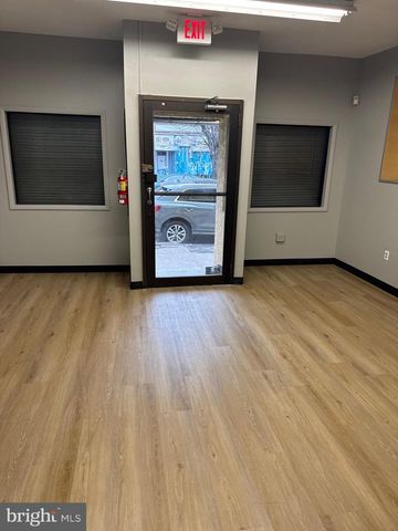 1081 S CLINTON AVE, Trenton, NJ 08611