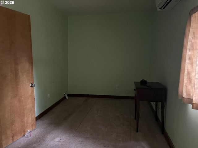 2204 Se 84TH Ave, Portland, OR 97216