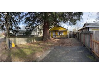 2204 Se 84TH Ave, Portland, OR 97216