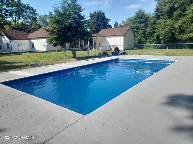 462 Route 79, Morganville, NJ 07751