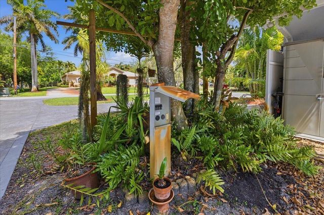 14550 SW 24th Street, Davie, FL 33325