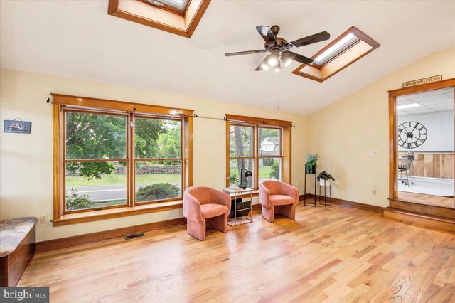 3131 BEDMINSTER RD, Ottsville, PA 18942