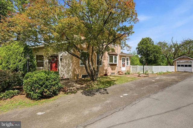 3131 BEDMINSTER RD, Ottsville, PA 18942
