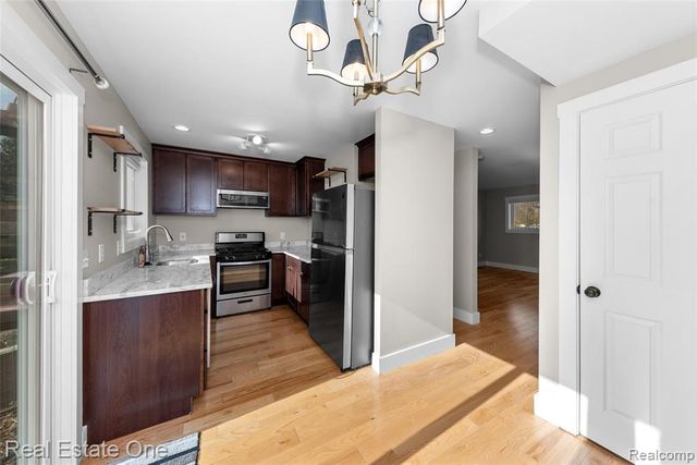 22174 Brookfield Drive, South Lyon, MI 48178