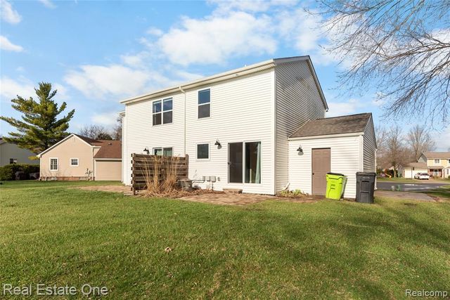 22174 Brookfield Drive, South Lyon, MI 48178