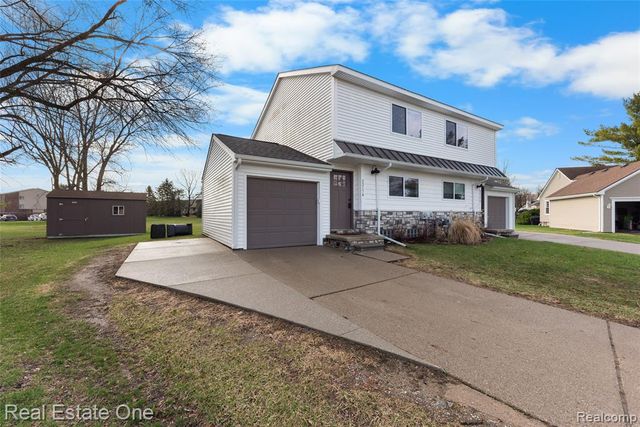 22174 Brookfield Drive, South Lyon, MI 48178