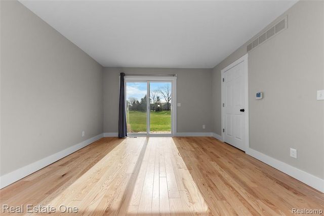 22174 Brookfield Drive, South Lyon, MI 48178