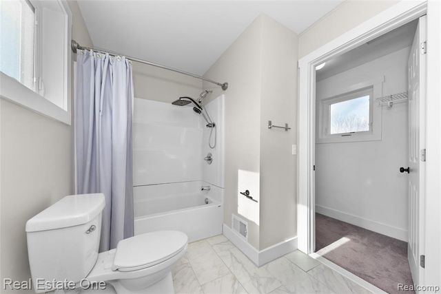22174 Brookfield Drive, South Lyon, MI 48178