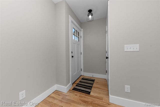 22174 Brookfield Drive, South Lyon, MI 48178