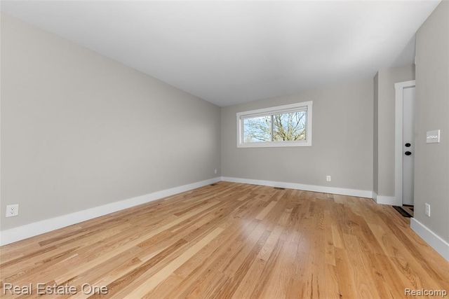 22174 Brookfield Drive, South Lyon, MI 48178