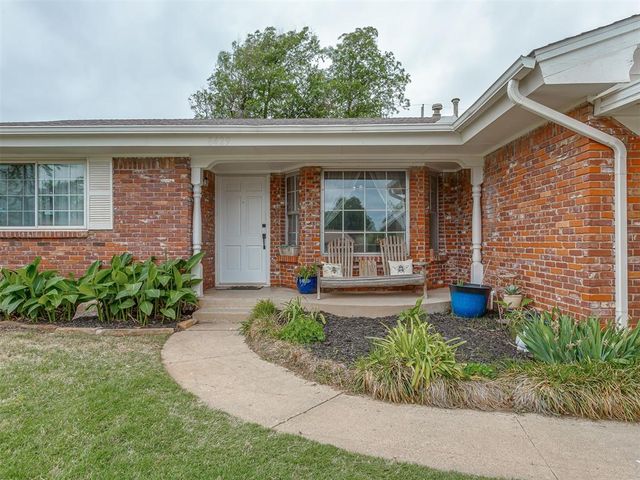 8429 Arlington Drive, Oklahoma City, OK 73132
