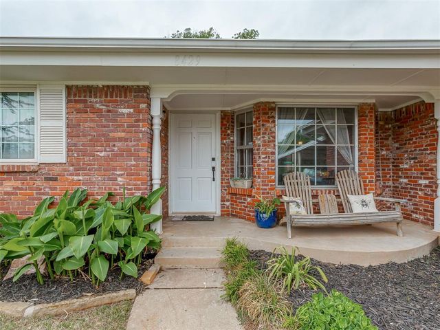8429 Arlington Drive, Oklahoma City, OK 73132