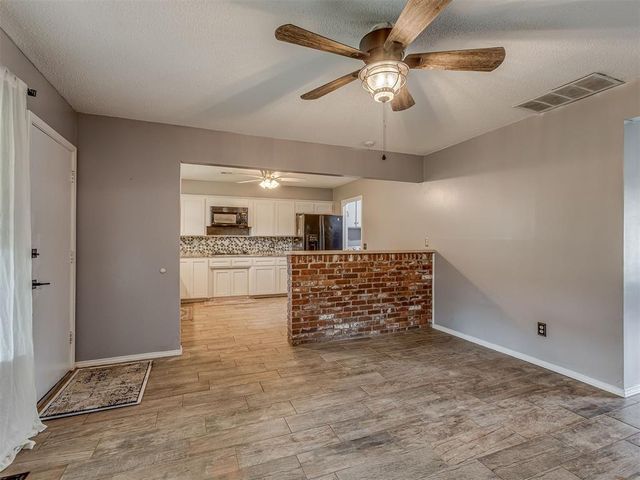 8429 Arlington Drive, Oklahoma City, OK 73132