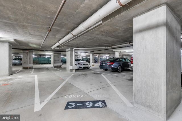 851 N Glebe Rd Apt 1413, Arlington, VA 22203