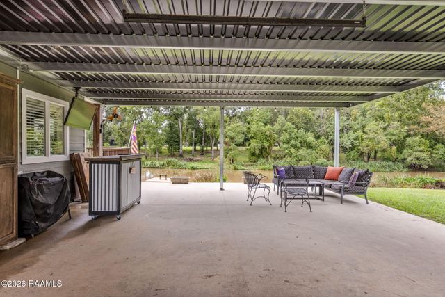4266 Poydras Highway, Breaux Bridge, LA 70517