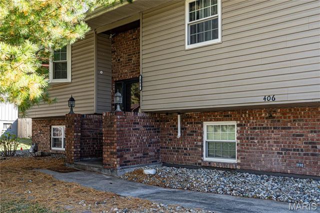 406 Cypress Creek Road, Collinsville, IL 62234