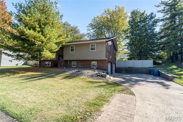 406 Cypress Creek Road, Collinsville, IL 62234