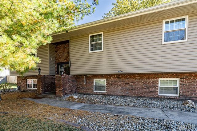 406 Cypress Creek Road, Collinsville, IL 62234